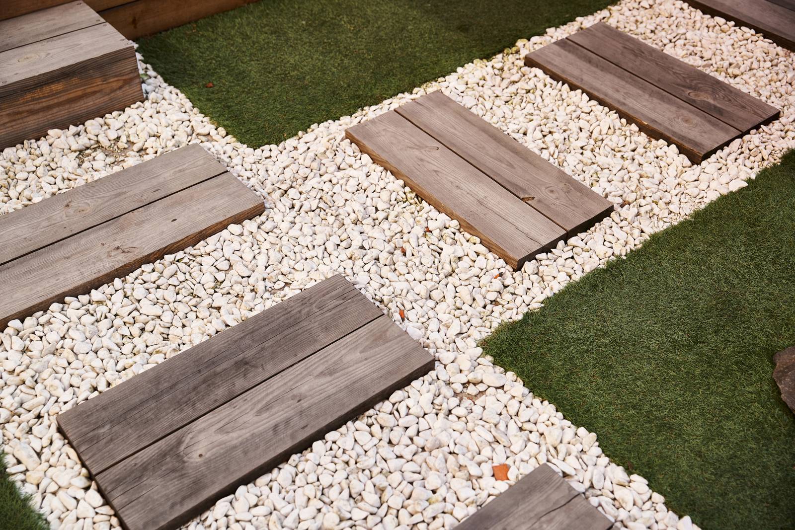Paver Installation for Patios, Walkways and Driveways That Stay Level